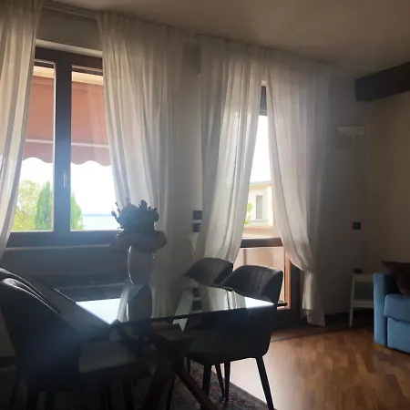 Direttamente A Διαμέρισμα Σιρμιόνε